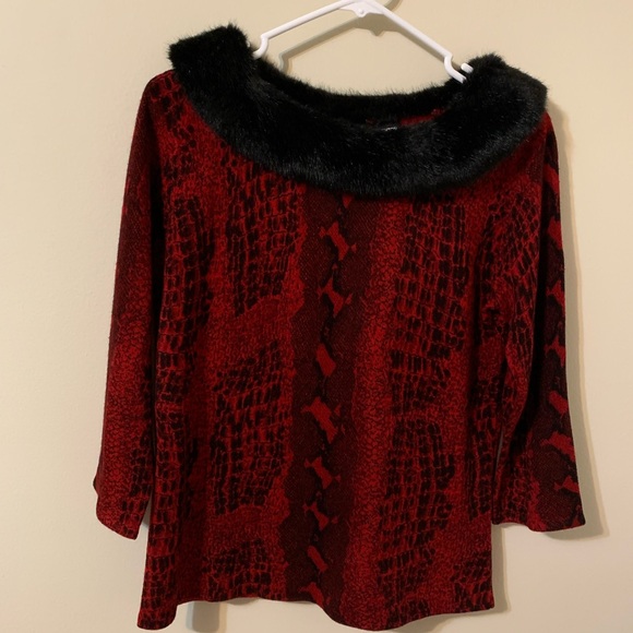 Top with removable collar by Norton McNaughton - Picture 4 of 12